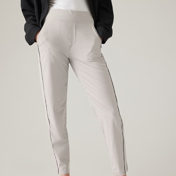 Athleta BROOKLYN MID RISE ANKLE PANT - Size 8 - Picture 1 of 4